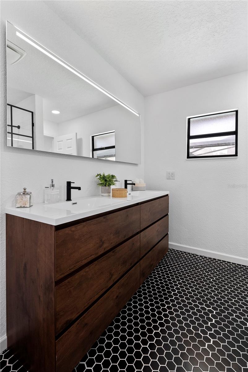 4715 KEMBLE CT, TAMPA, FL, 33624