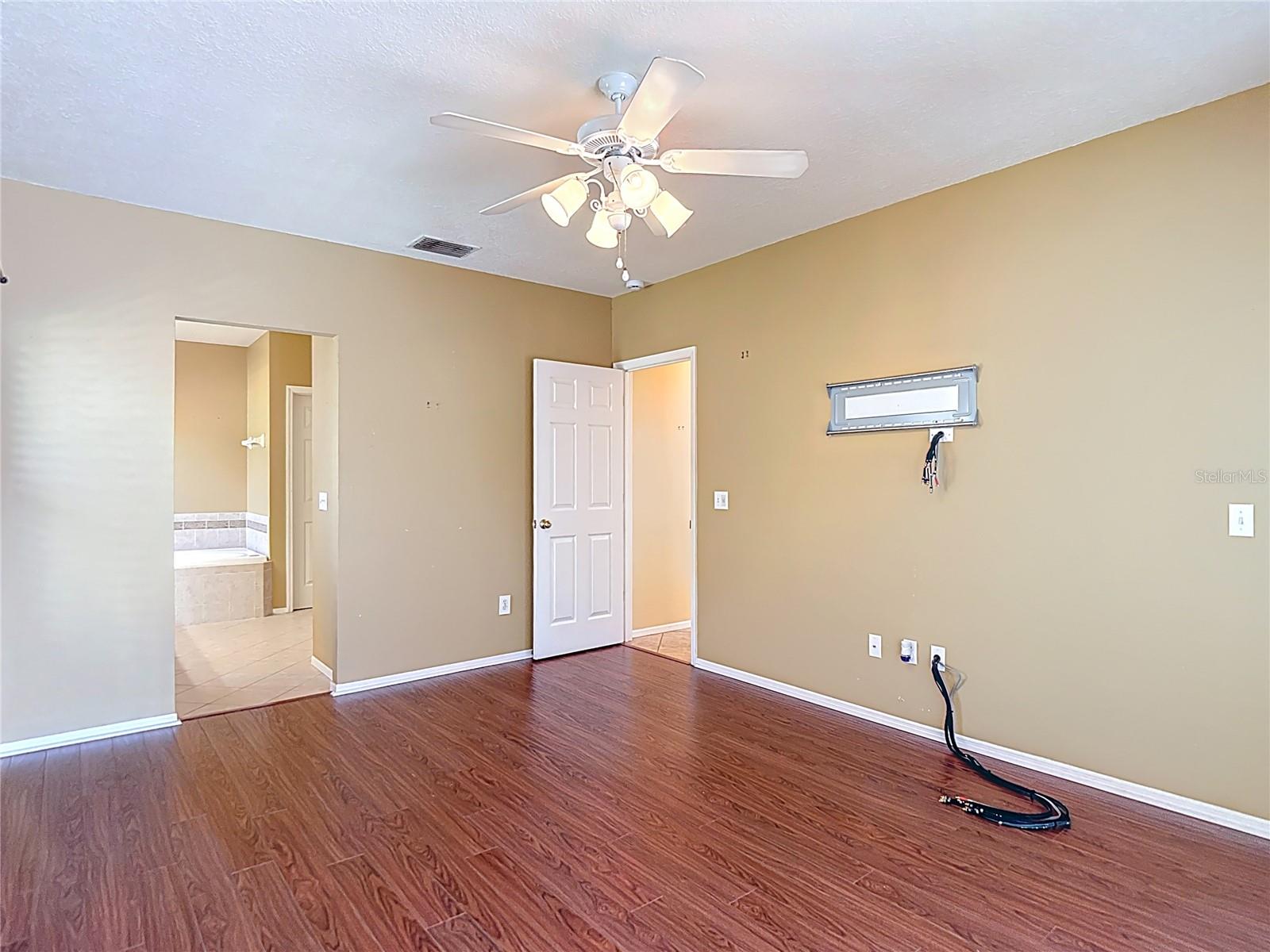 8413 FENWICK AVE, TAMPA, FL, 33647