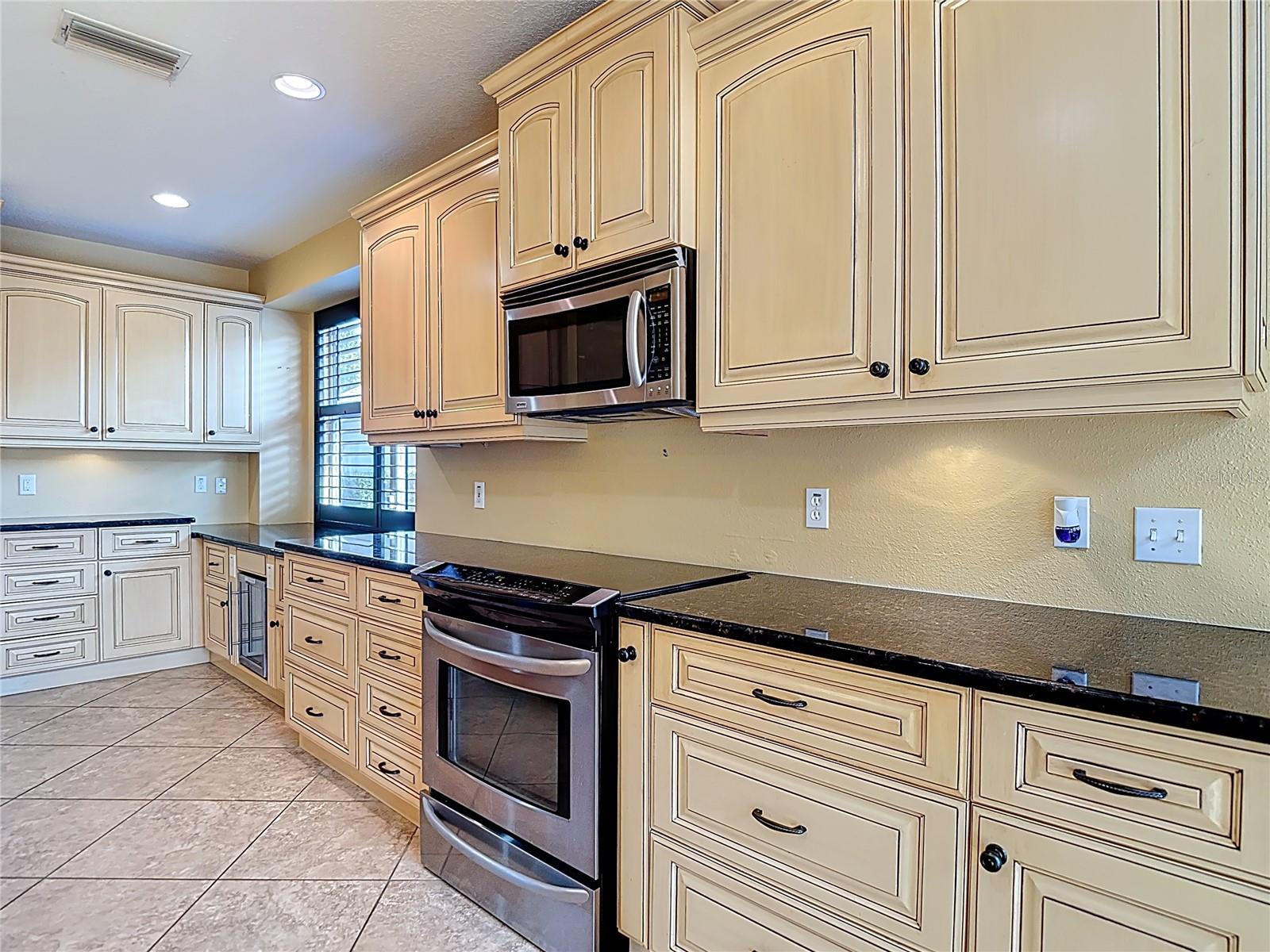 8413 FENWICK AVE, TAMPA, FL, 33647