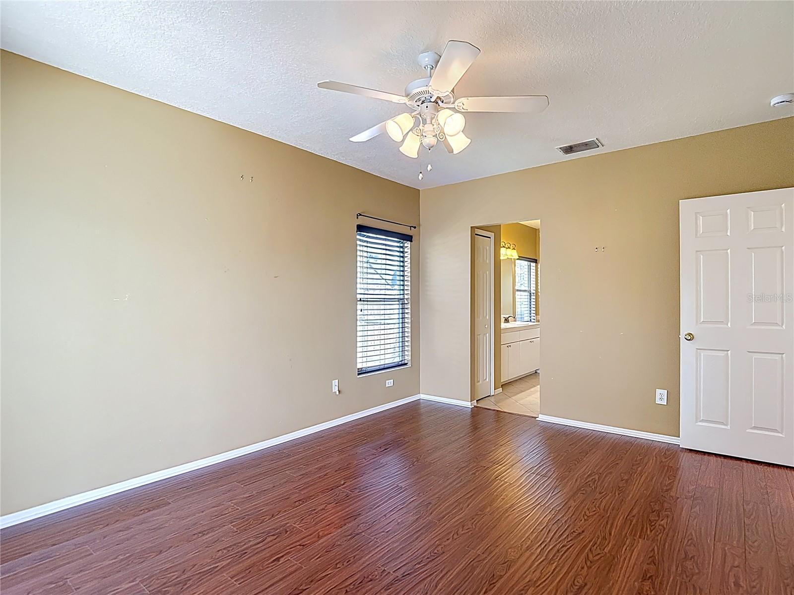 8413 FENWICK AVE, TAMPA, FL, 33647