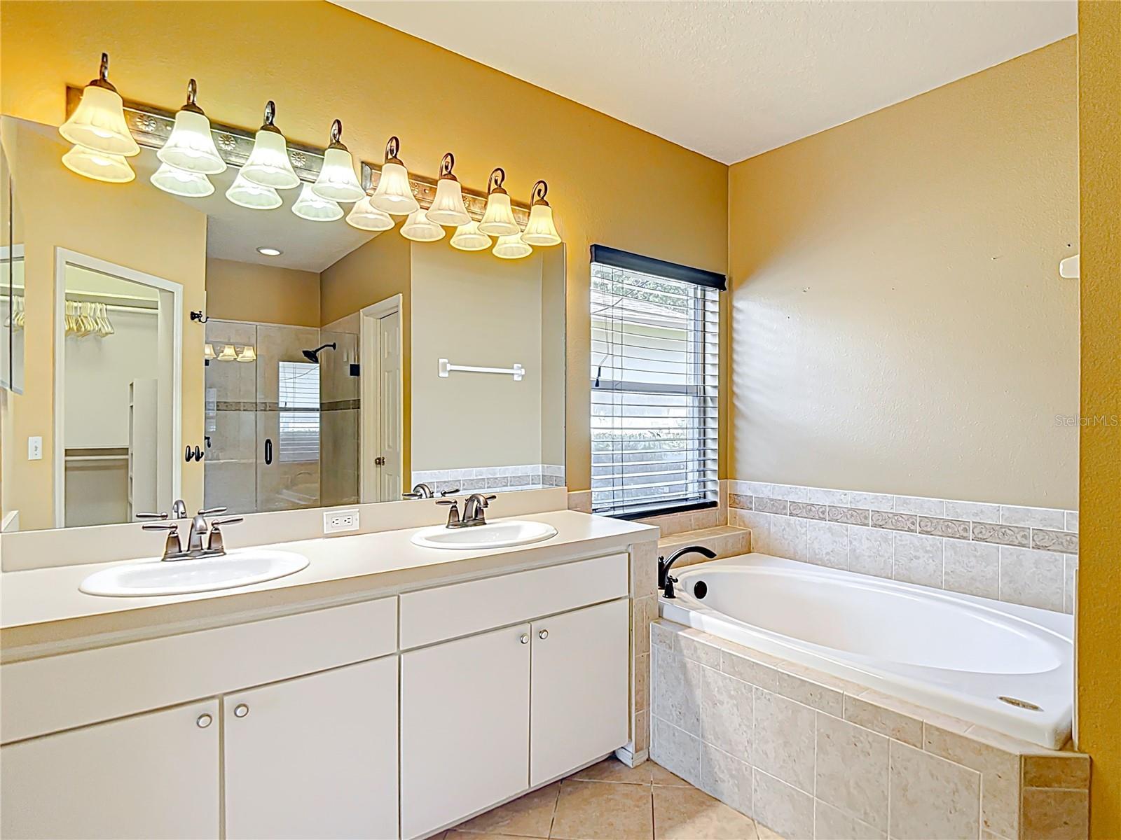 8413 FENWICK AVE, TAMPA, FL, 33647