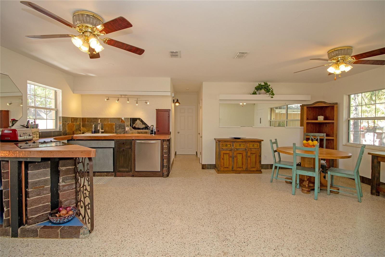 1930 ALMERIA WAY S, ST PETERSBURG, FL, 33712