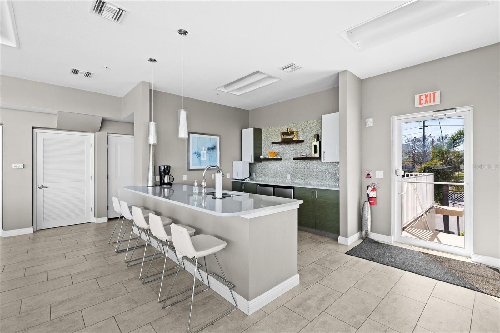 223 ISLAND WAY #2C, CLEARWATER BEACH, FL, 33767