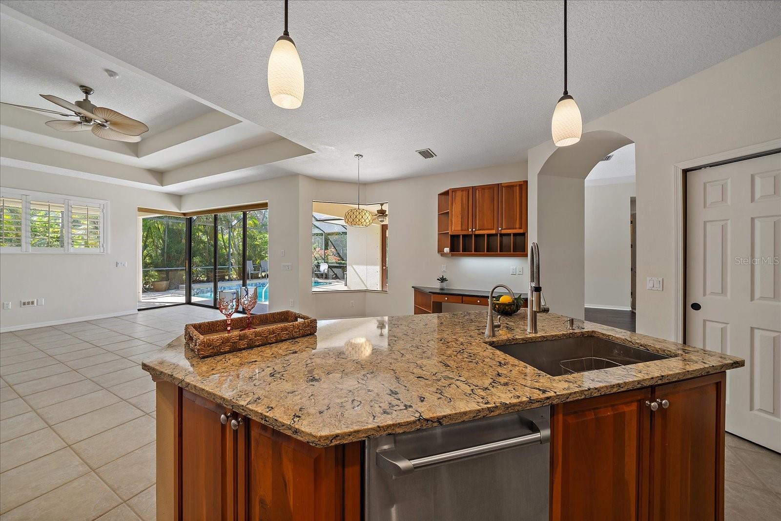 7618 BROOMSEDGE CT, LAKEWOOD RANCH, FL, 34202