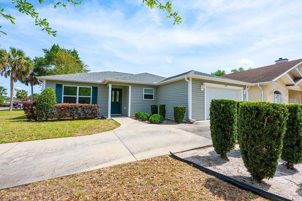 1329 PARADISE DR, LADY LAKE, FL, 32159