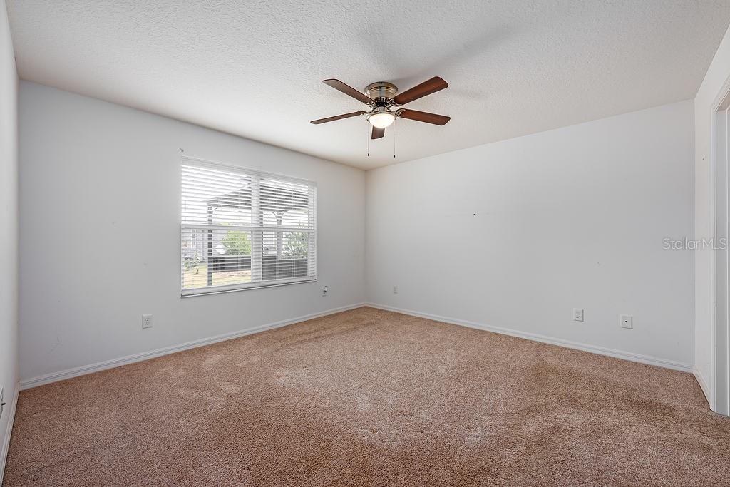 1329 PARADISE DR, LADY LAKE, FL, 32159