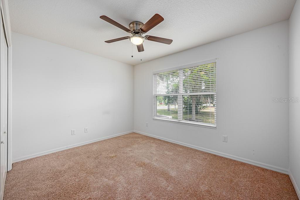 1329 PARADISE DR, LADY LAKE, FL, 32159