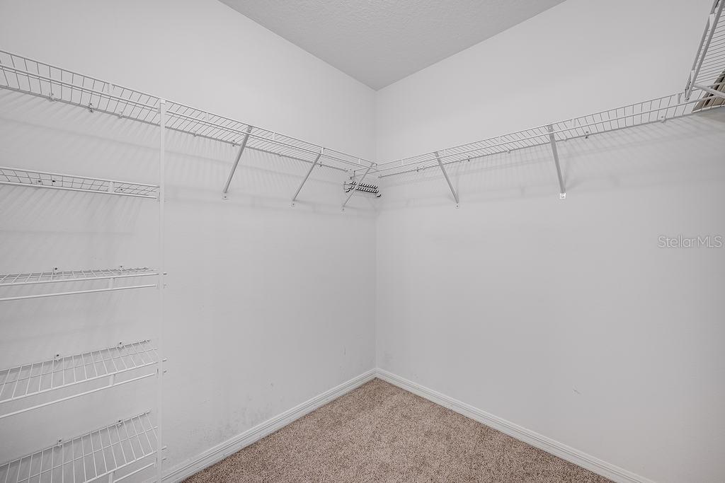 1329 PARADISE DR, LADY LAKE, FL, 32159