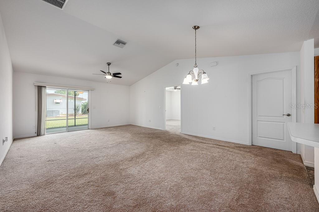 1329 PARADISE DR, LADY LAKE, FL, 32159