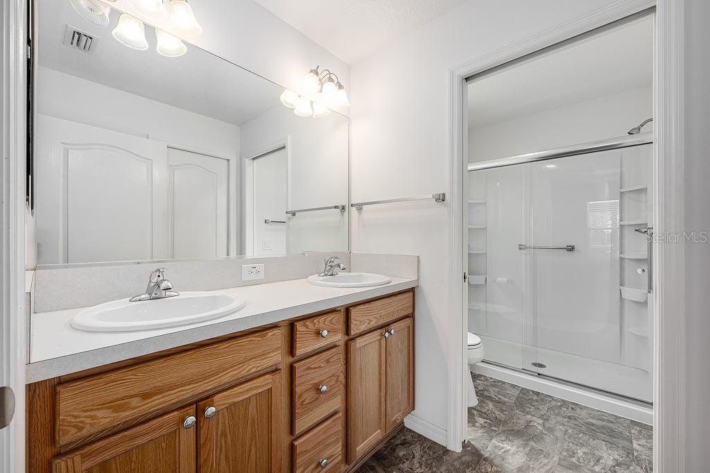 1329 PARADISE DR, LADY LAKE, FL, 32159