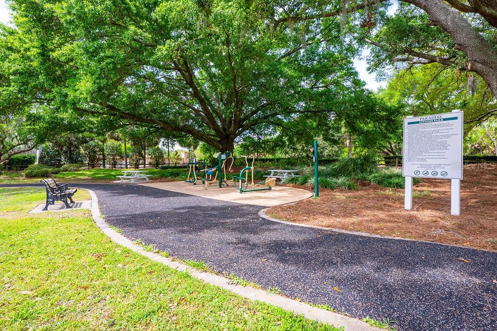 1329 PARADISE DR, LADY LAKE, FL, 32159