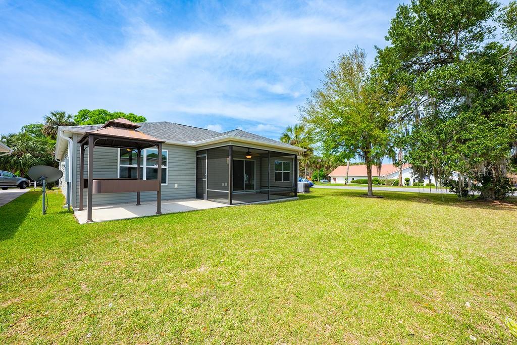 1329 PARADISE DR, LADY LAKE, FL, 32159