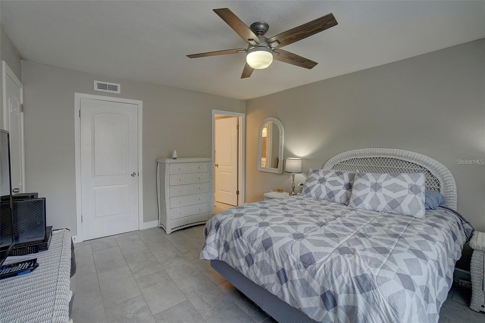 12760 INDIAN ROCKS RD #579, LARGO, FL, 33774