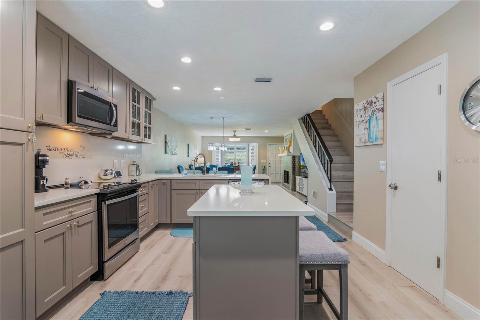 1013 LOVE LN #32, APOPKA, FL, 32703