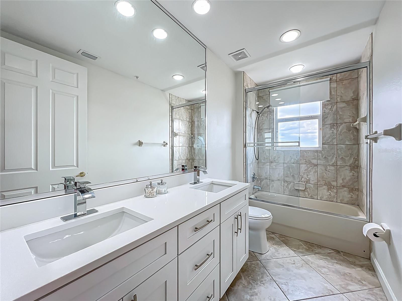 8743 S THE ESPLANADE #18, ORLANDO, FL, 32836