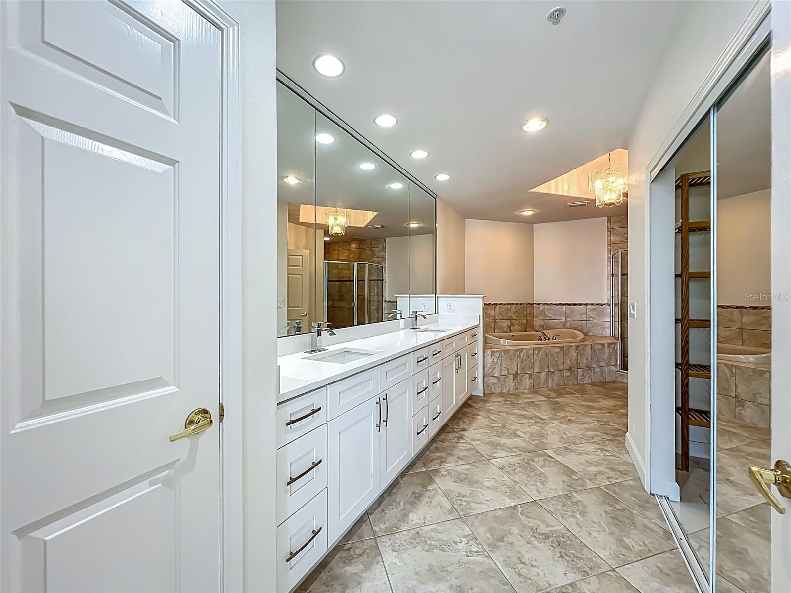 8743 S THE ESPLANADE #18, ORLANDO, FL, 32836