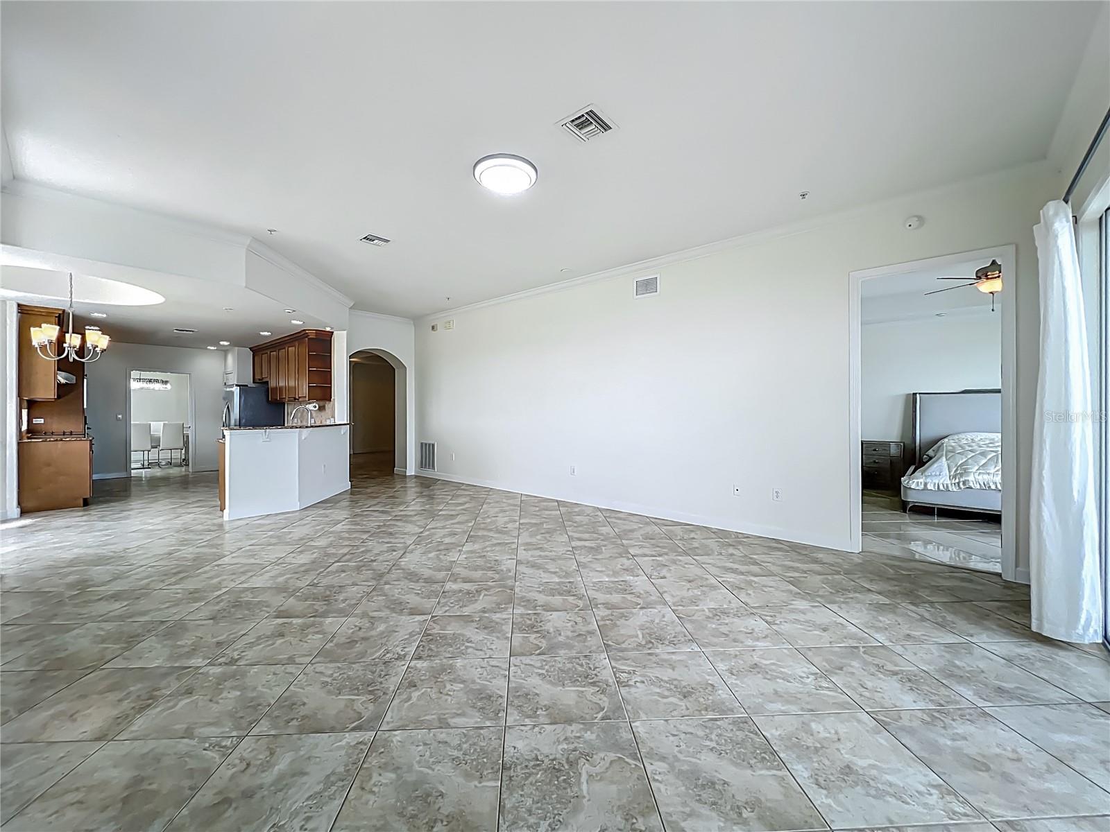 8743 S THE ESPLANADE #18, ORLANDO, FL, 32836