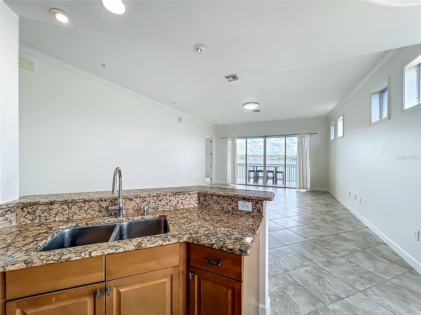 8743 S THE ESPLANADE #18, ORLANDO, FL, 32836