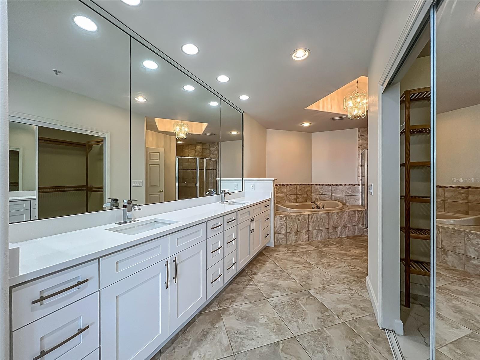 8743 S THE ESPLANADE #18, ORLANDO, FL, 32836