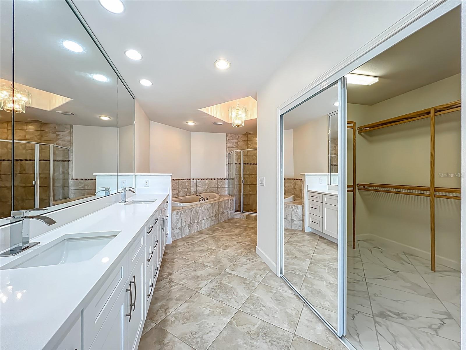 8743 S THE ESPLANADE #18, ORLANDO, FL, 32836