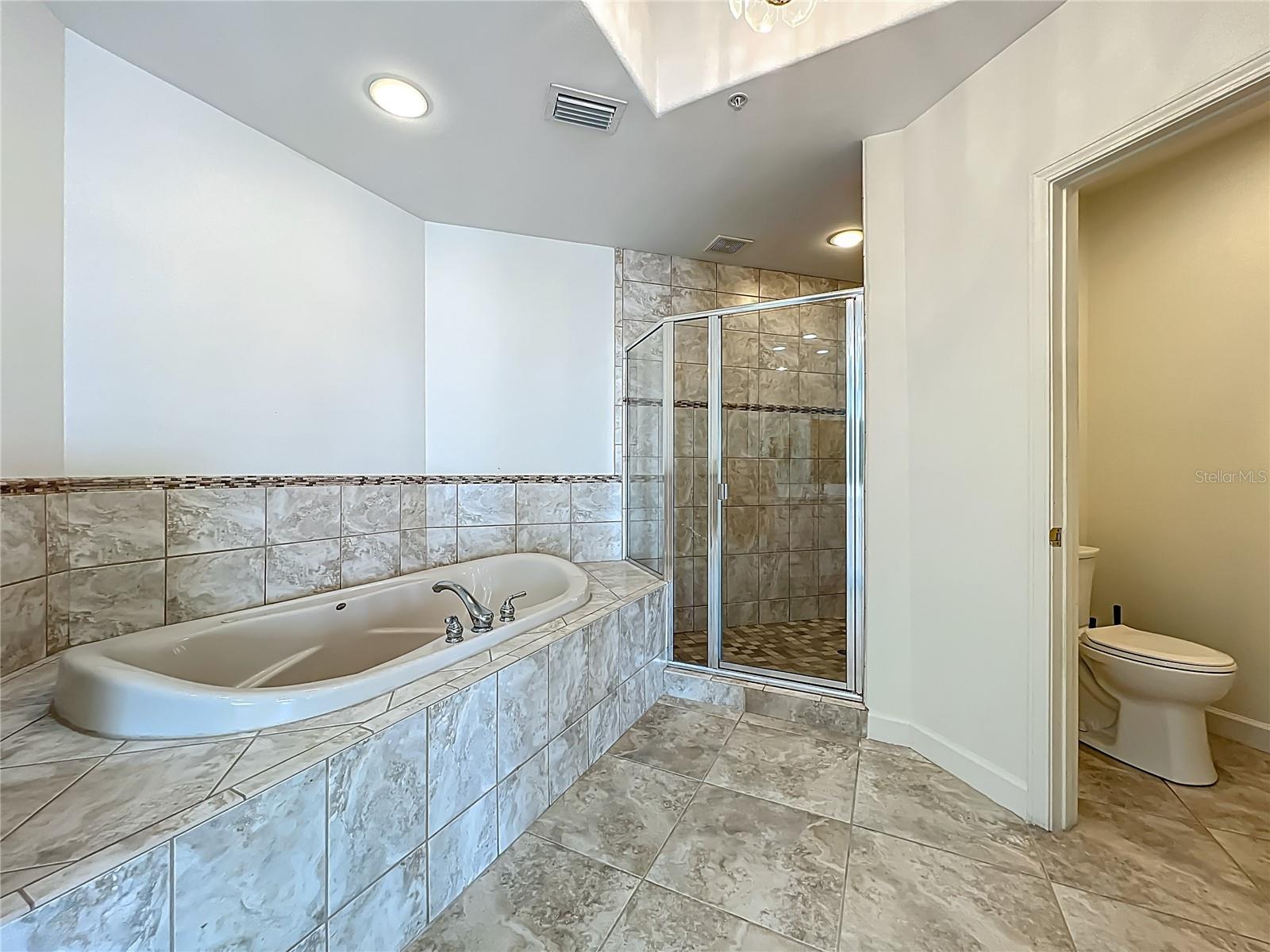 8743 S THE ESPLANADE #18, ORLANDO, FL, 32836