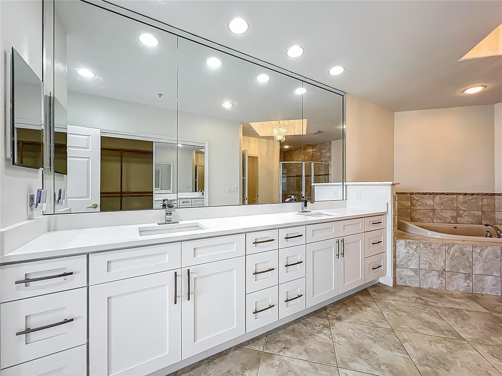 8743 S THE ESPLANADE #18, ORLANDO, FL, 32836