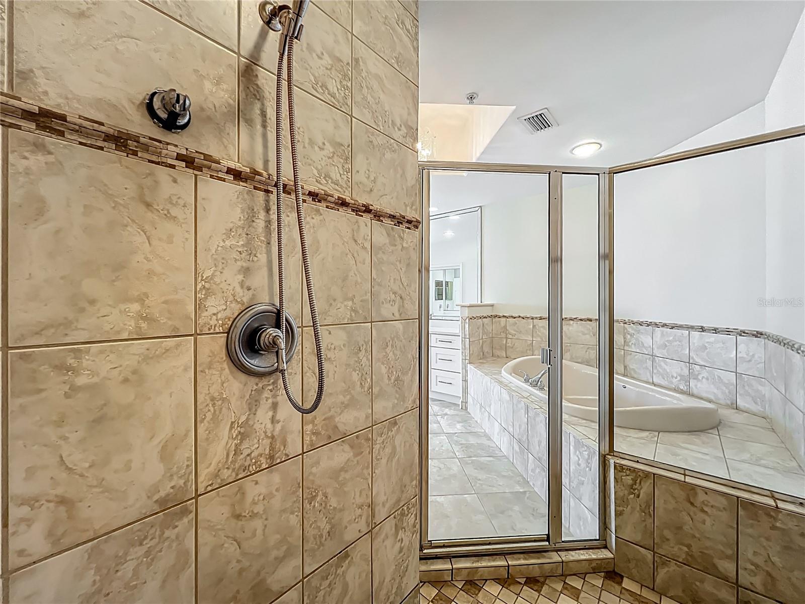 8743 S THE ESPLANADE #18, ORLANDO, FL, 32836