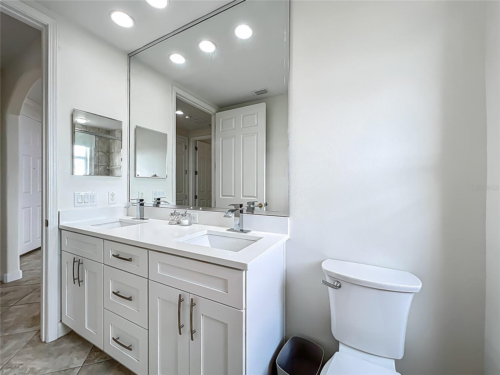 8743 S THE ESPLANADE #18, ORLANDO, FL, 32836