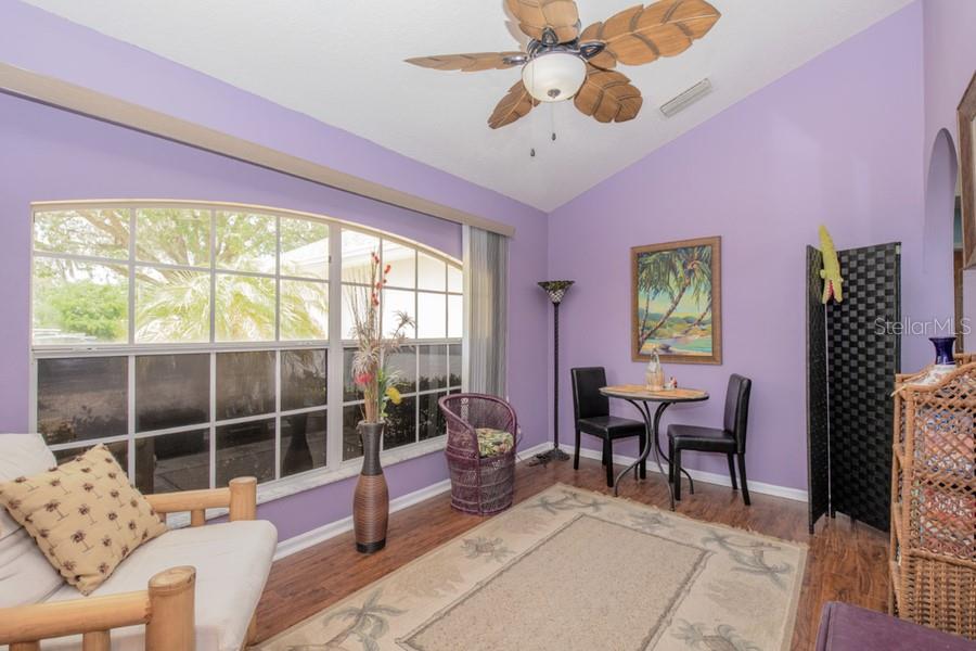 202 N PALM AVE, HOWEY IN THE HILLS, FL, 34737