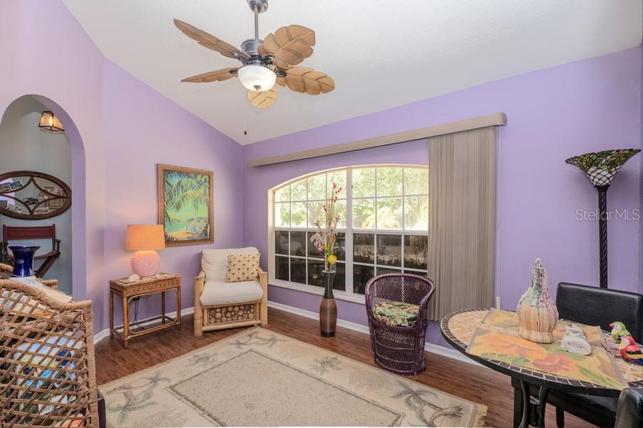 202 N PALM AVE, HOWEY IN THE HILLS, FL, 34737