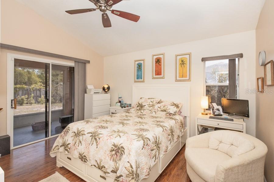 202 N PALM AVE, HOWEY IN THE HILLS, FL, 34737