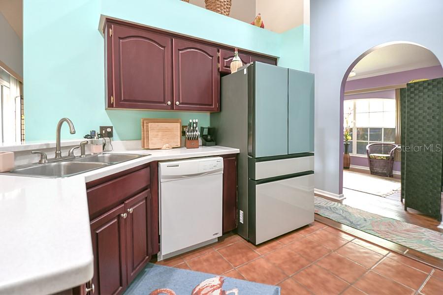 202 N PALM AVE, HOWEY IN THE HILLS, FL, 34737