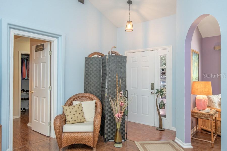 202 N PALM AVE, HOWEY IN THE HILLS, FL, 34737