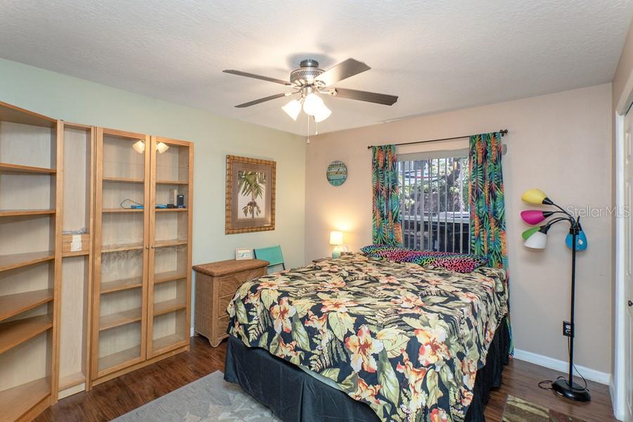 202 N PALM AVE, HOWEY IN THE HILLS, FL, 34737