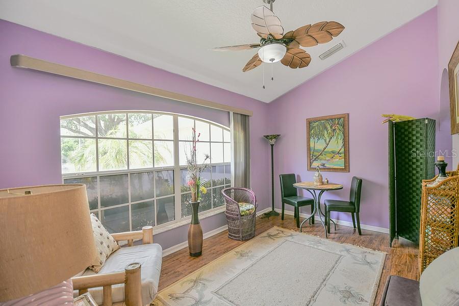 202 N PALM AVE, HOWEY IN THE HILLS, FL, 34737