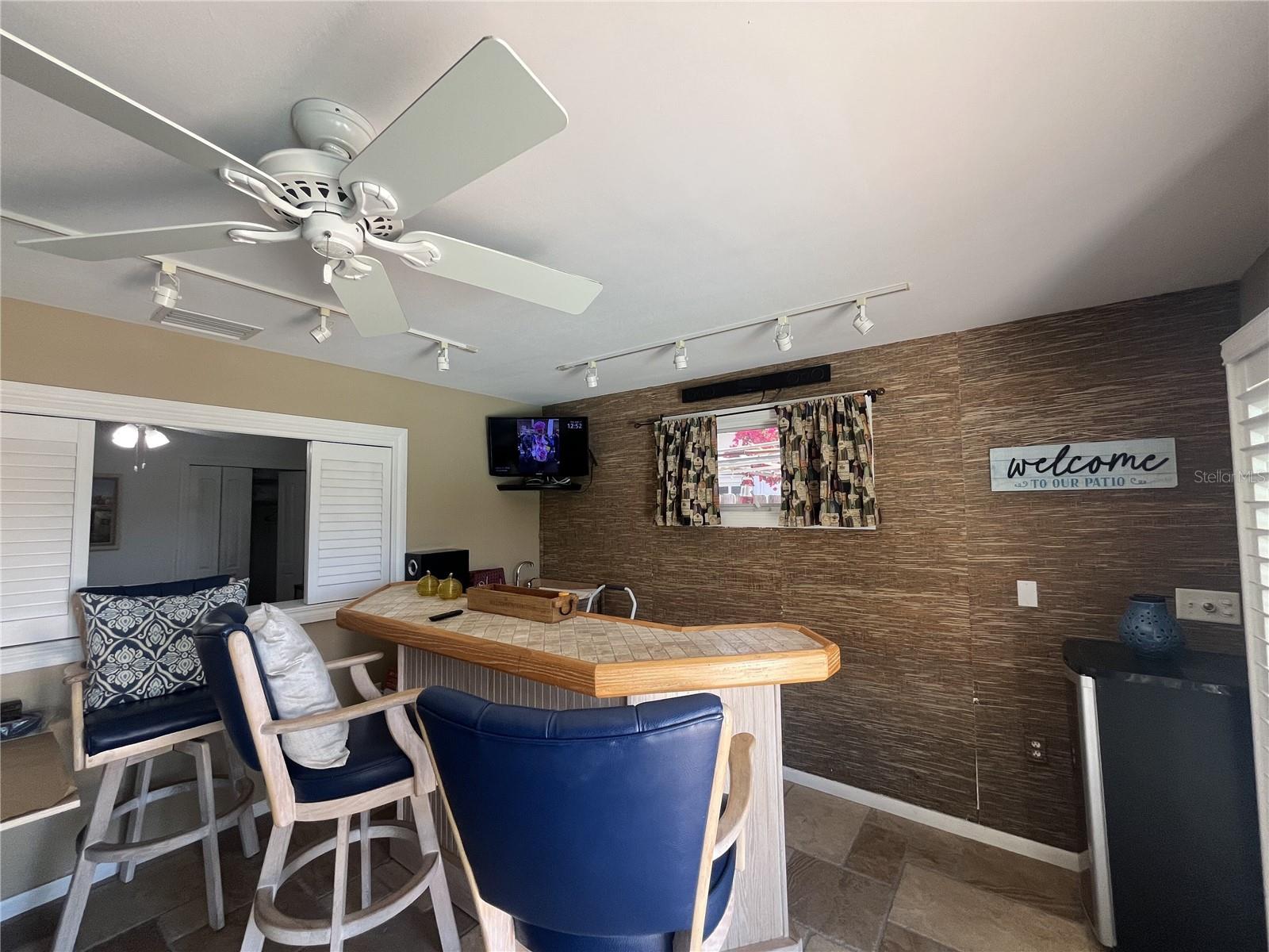 24 ISLAND DR, TREASURE ISLAND, FL, 33706
