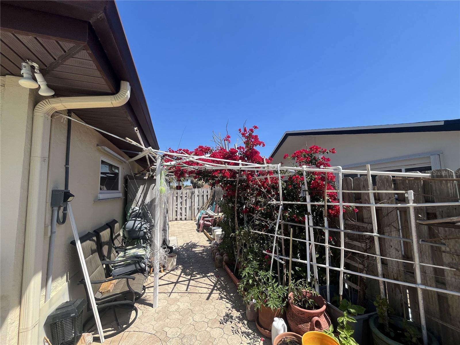 24 ISLAND DR, TREASURE ISLAND, FL, 33706