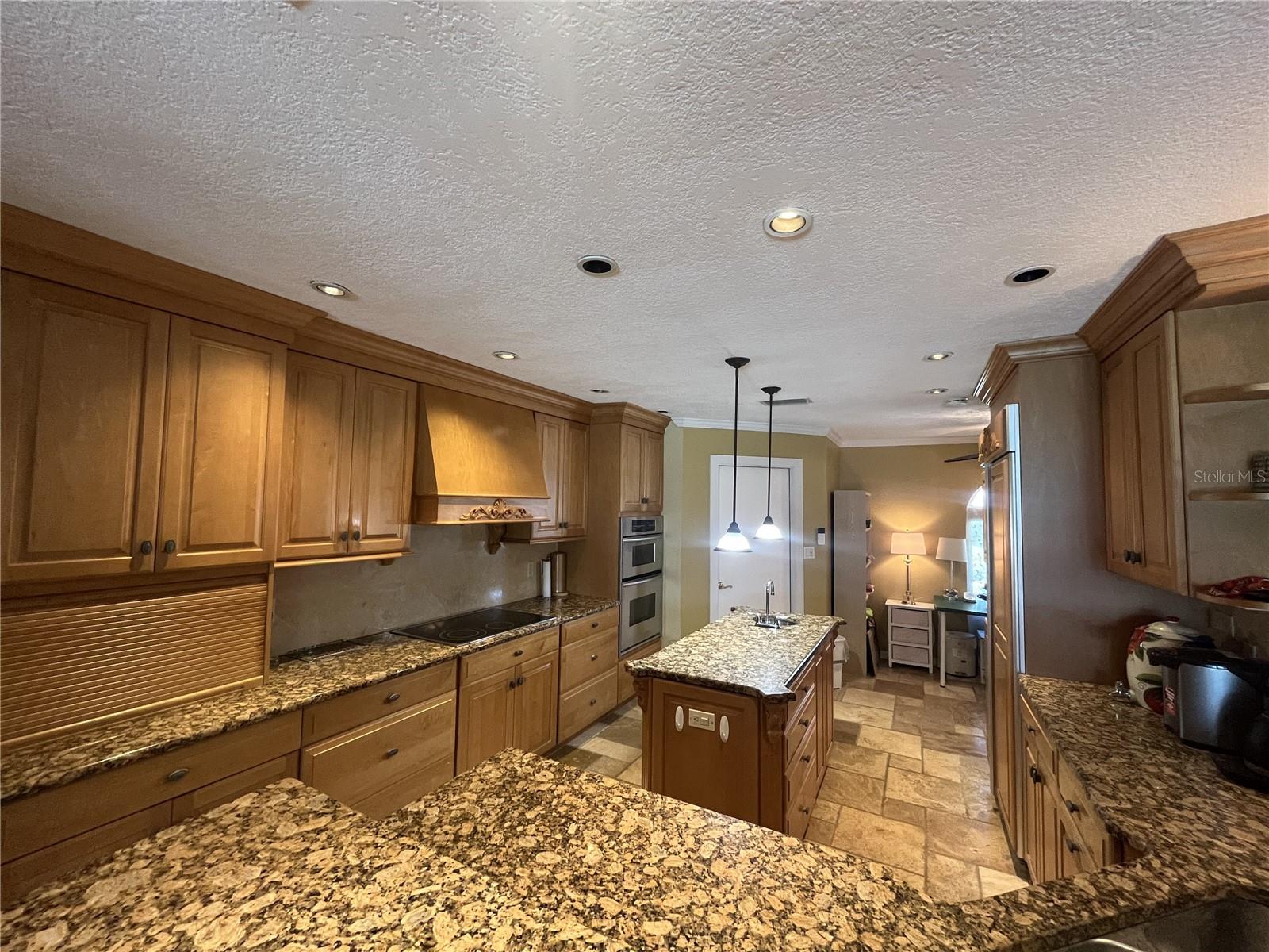 24 ISLAND DR, TREASURE ISLAND, FL, 33706