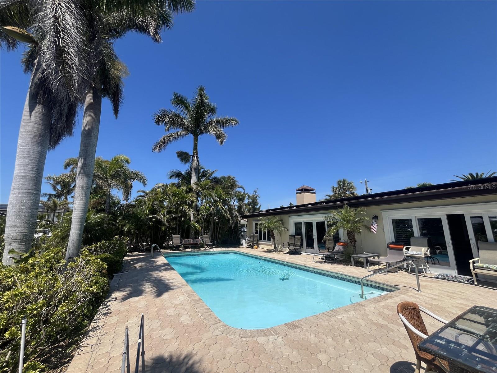 24 ISLAND DR, TREASURE ISLAND, FL, 33706