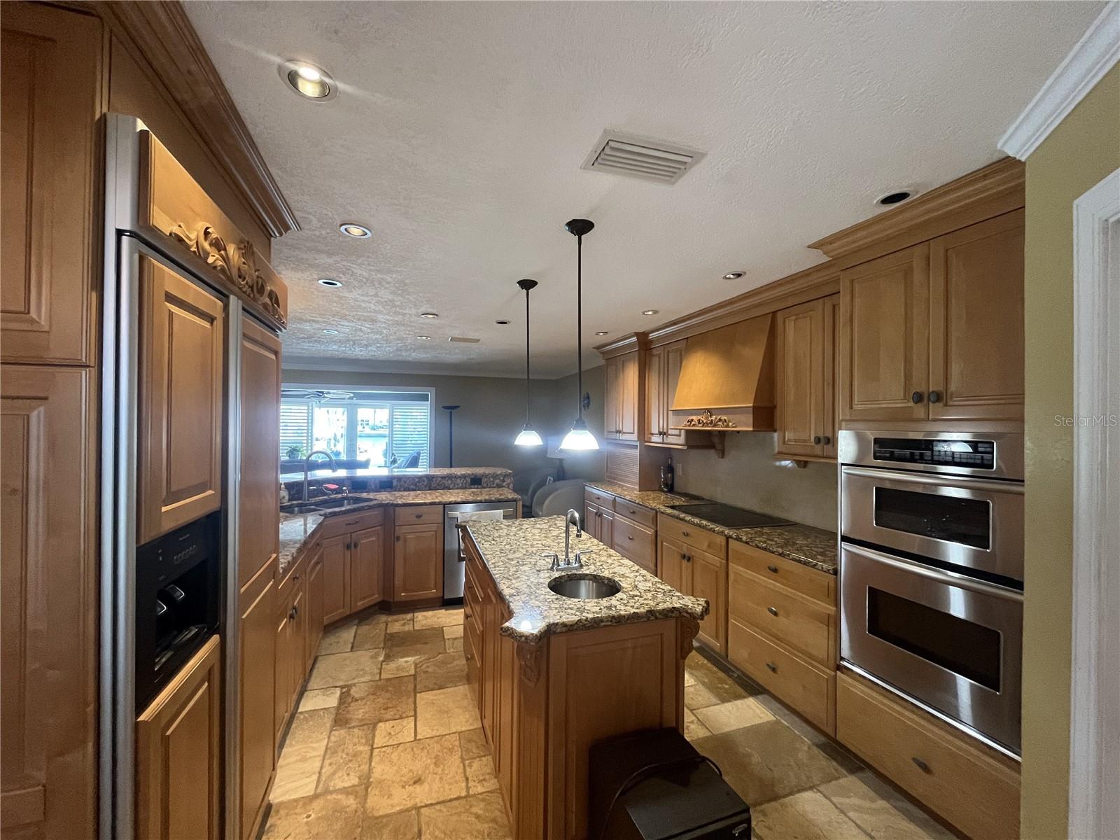 24 ISLAND DR, TREASURE ISLAND, FL, 33706