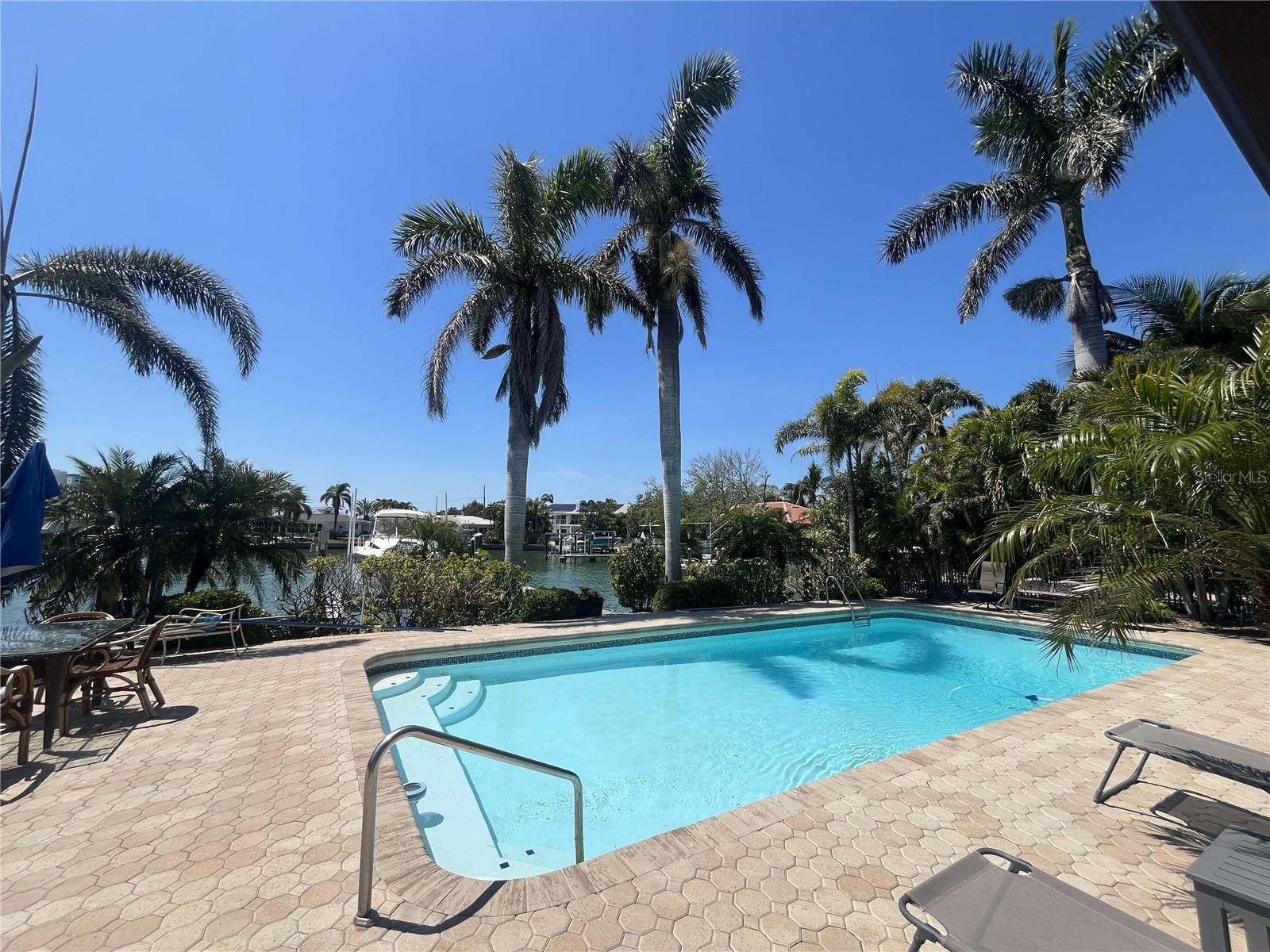 24 ISLAND DR, TREASURE ISLAND, FL, 33706