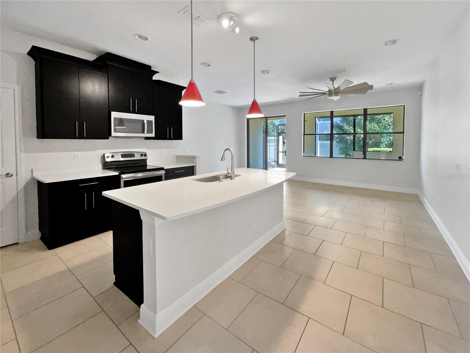 1998 MILKWEED TRCE, LUTZ, FL, 33558