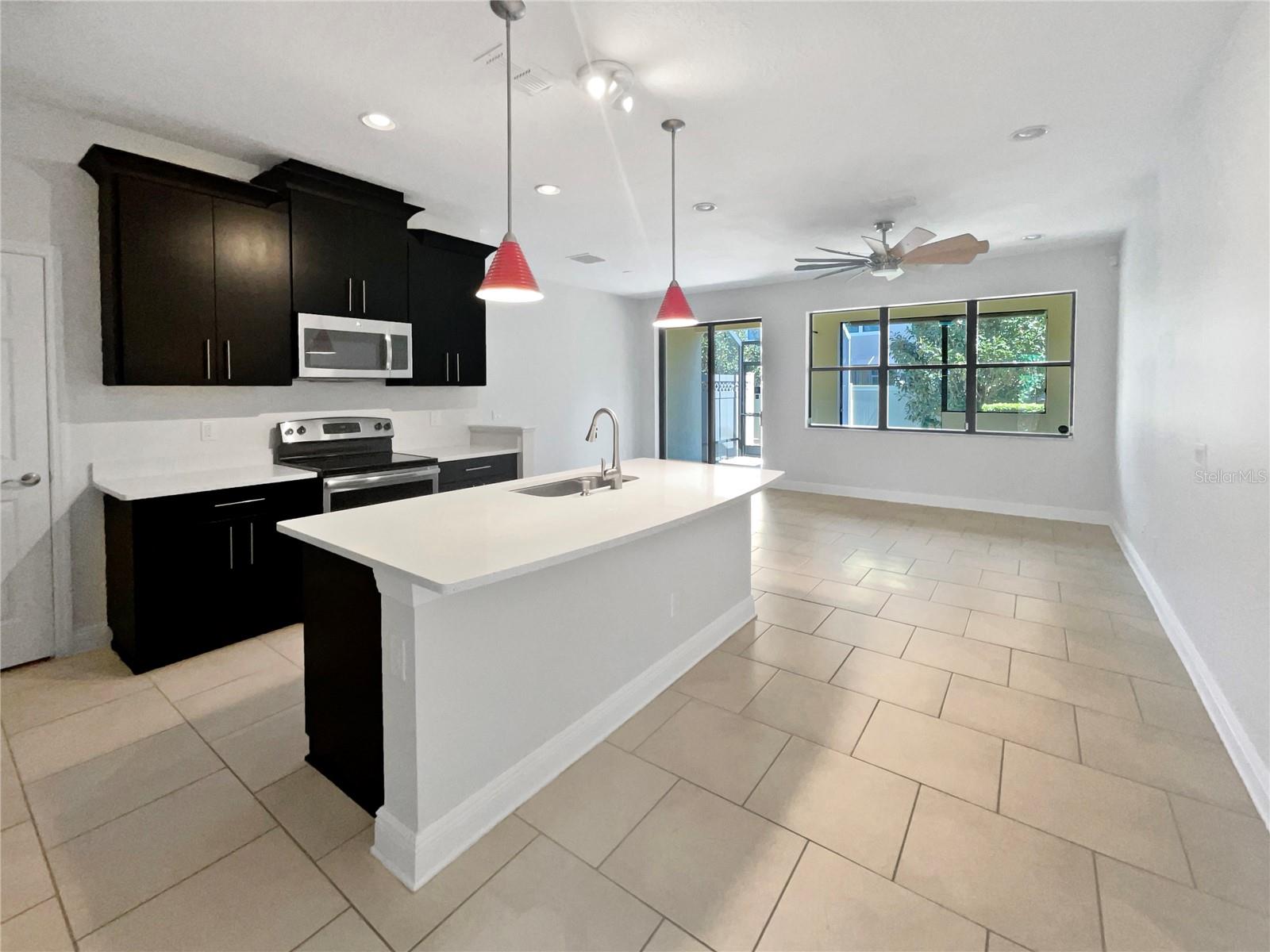 1998 MILKWEED TRCE, LUTZ, FL, 33558