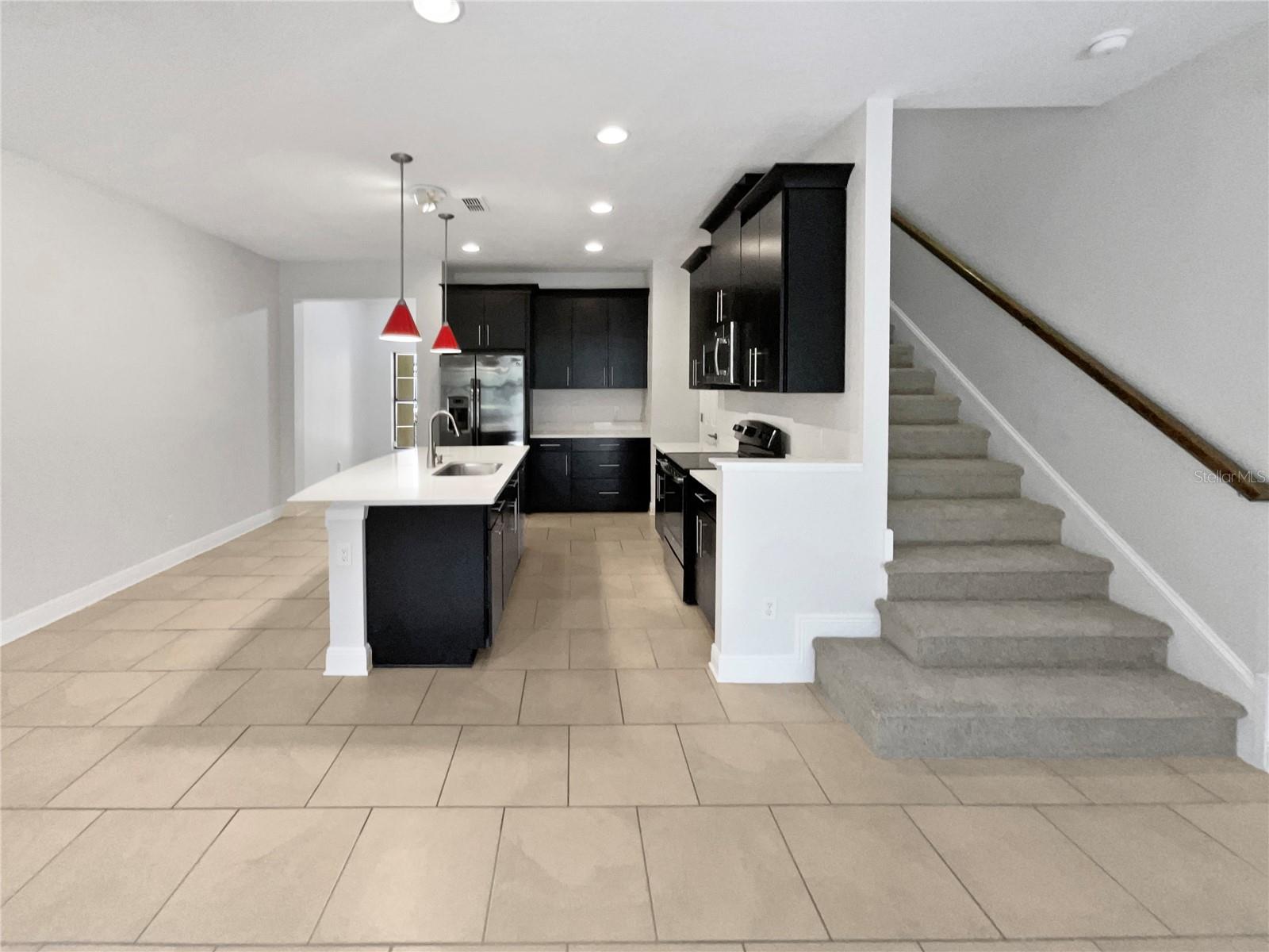 1998 MILKWEED TRCE, LUTZ, FL, 33558