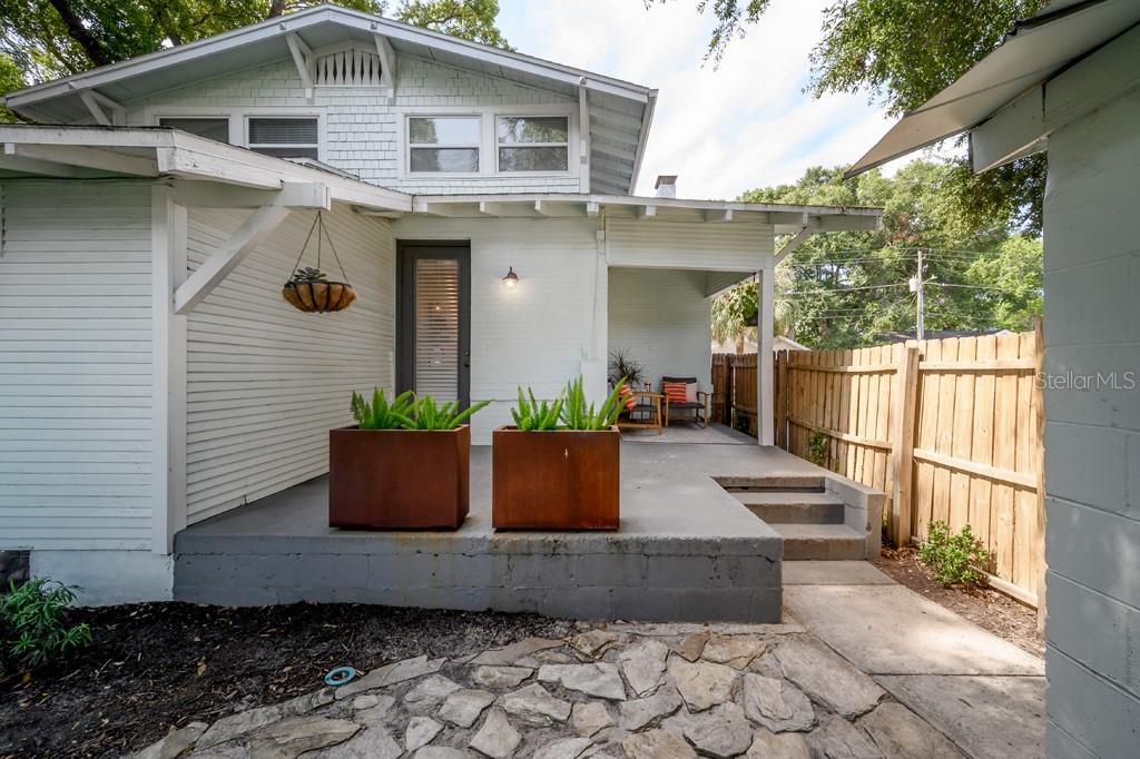 806 E NEW ORLEANS AVE, TAMPA, FL, 33603