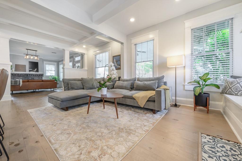 806 E NEW ORLEANS AVE, TAMPA, FL, 33603