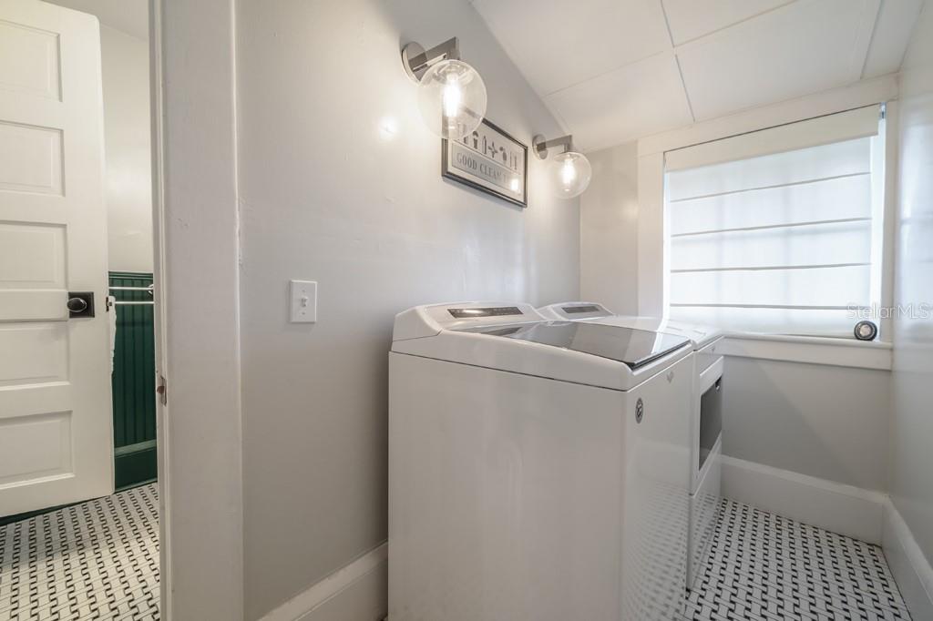 806 E NEW ORLEANS AVE, TAMPA, FL, 33603