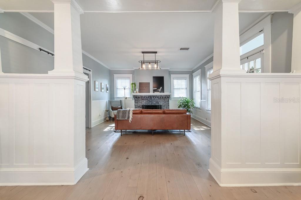 806 E NEW ORLEANS AVE, TAMPA, FL, 33603