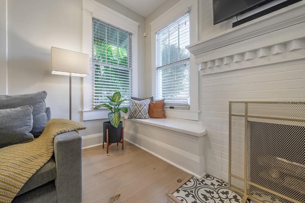 806 E NEW ORLEANS AVE, TAMPA, FL, 33603