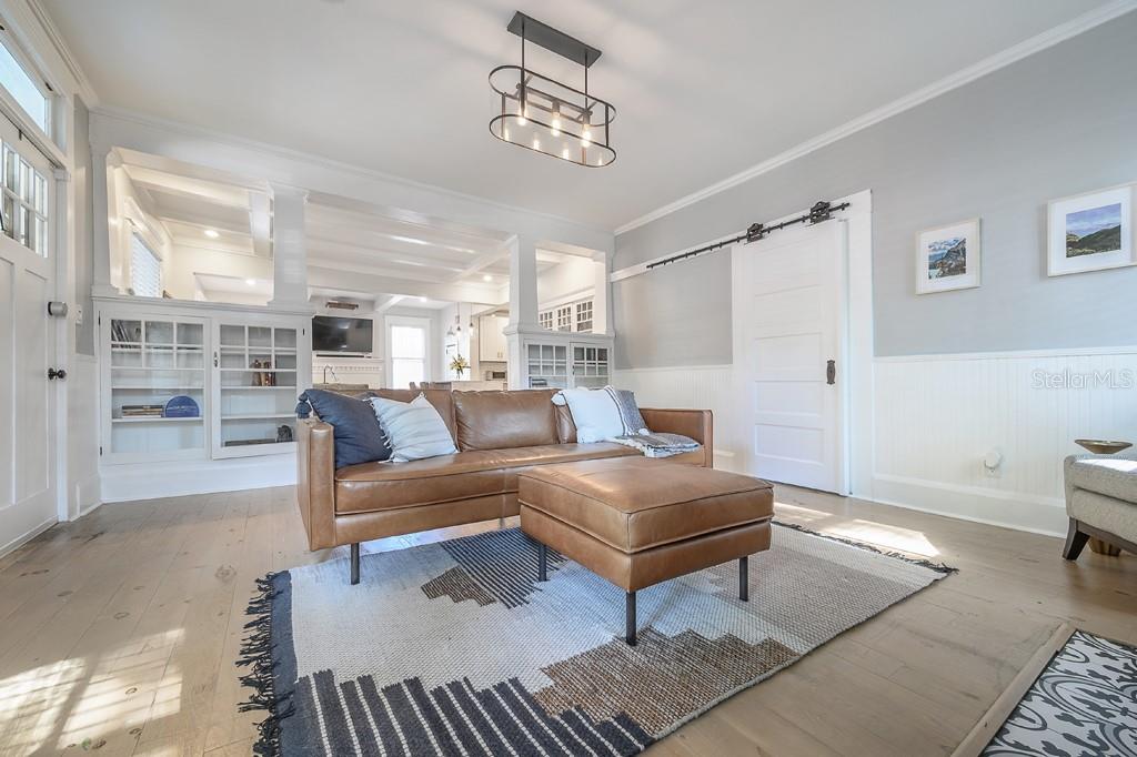 806 E NEW ORLEANS AVE, TAMPA, FL, 33603